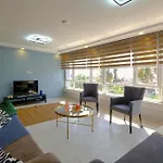 Hadrian Sky Bright Apartment With Sea & City Views Close To Old Town 아파트