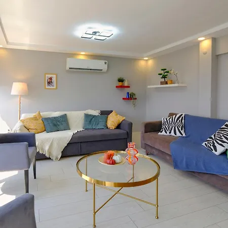 Hadrian Sky Bright Apartment With Sea & City Views Close To Old Town *
