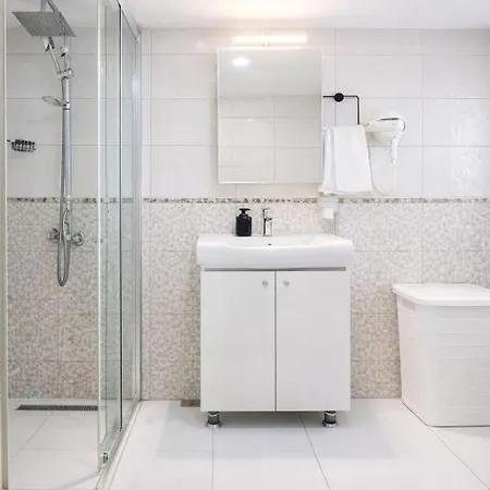 Hadrian Sky Bright With Sea & Views Close To Old Town Appartement *