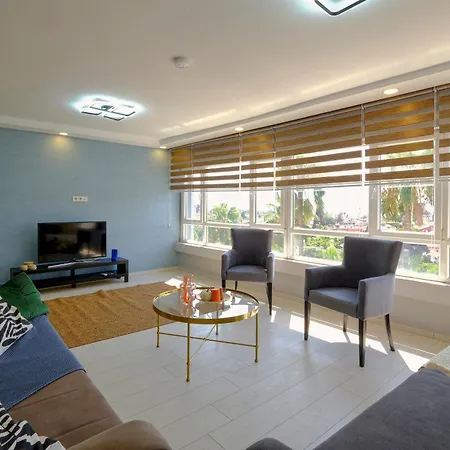 Hadrian Sky Bright With Sea & Views Close To Old Town Appartement