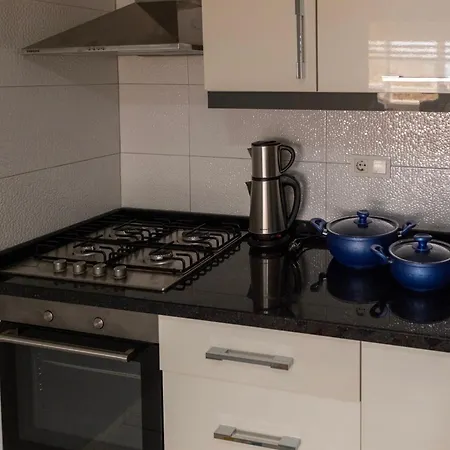 Hadrian Sky Bright With Sea & Views Close To Old Town Appartement