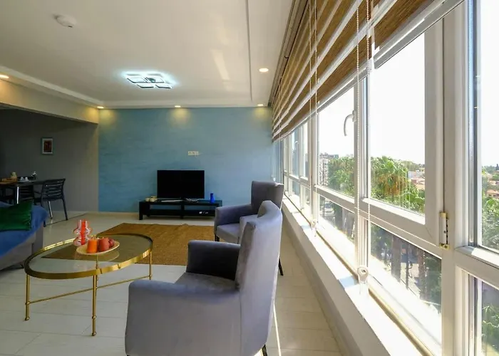 Hadrian Sky Bright Apartment With Sea & City Views Near Old Town דירה אנטליה